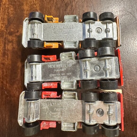 Vintage Hot Wheels Peterbilt Die-Cast Trucks Lot Of 3 Tanker Cement & Stake Bed - Picture 5 of 8